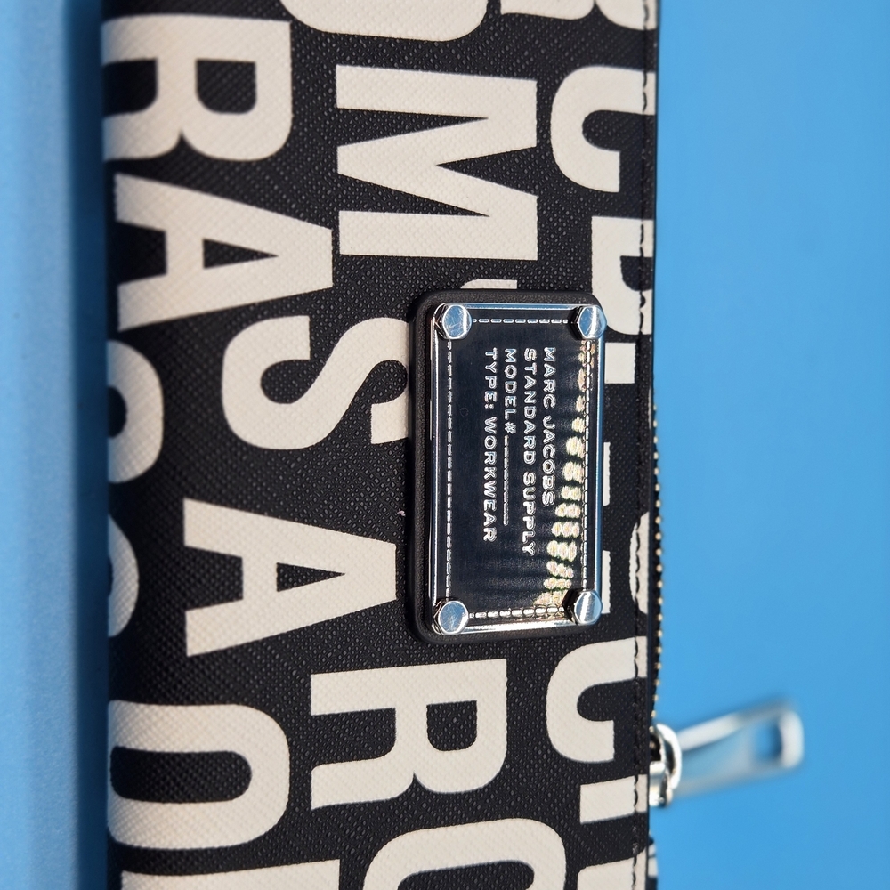 Marc Jacobs Black and White Logo Wallet - Picture 2 of 6